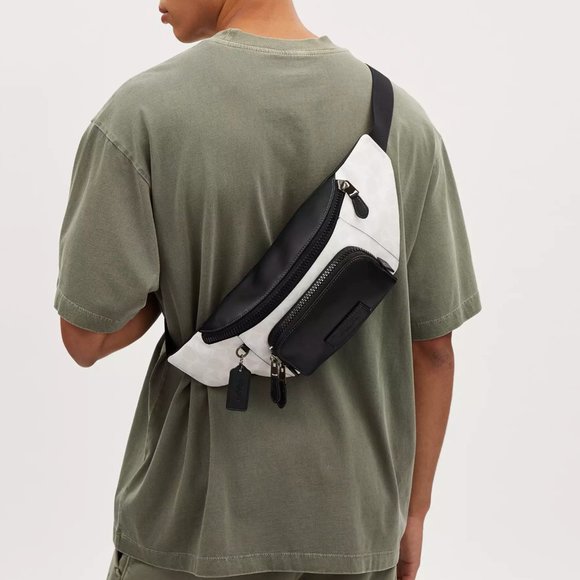 NWT Coach CP014 Track Belt Bag In Colorblock Signature Canvas Chalk/Black - Picture 2 of 12